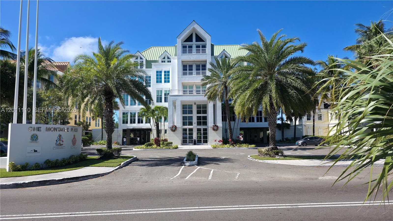 9 E Bay Street