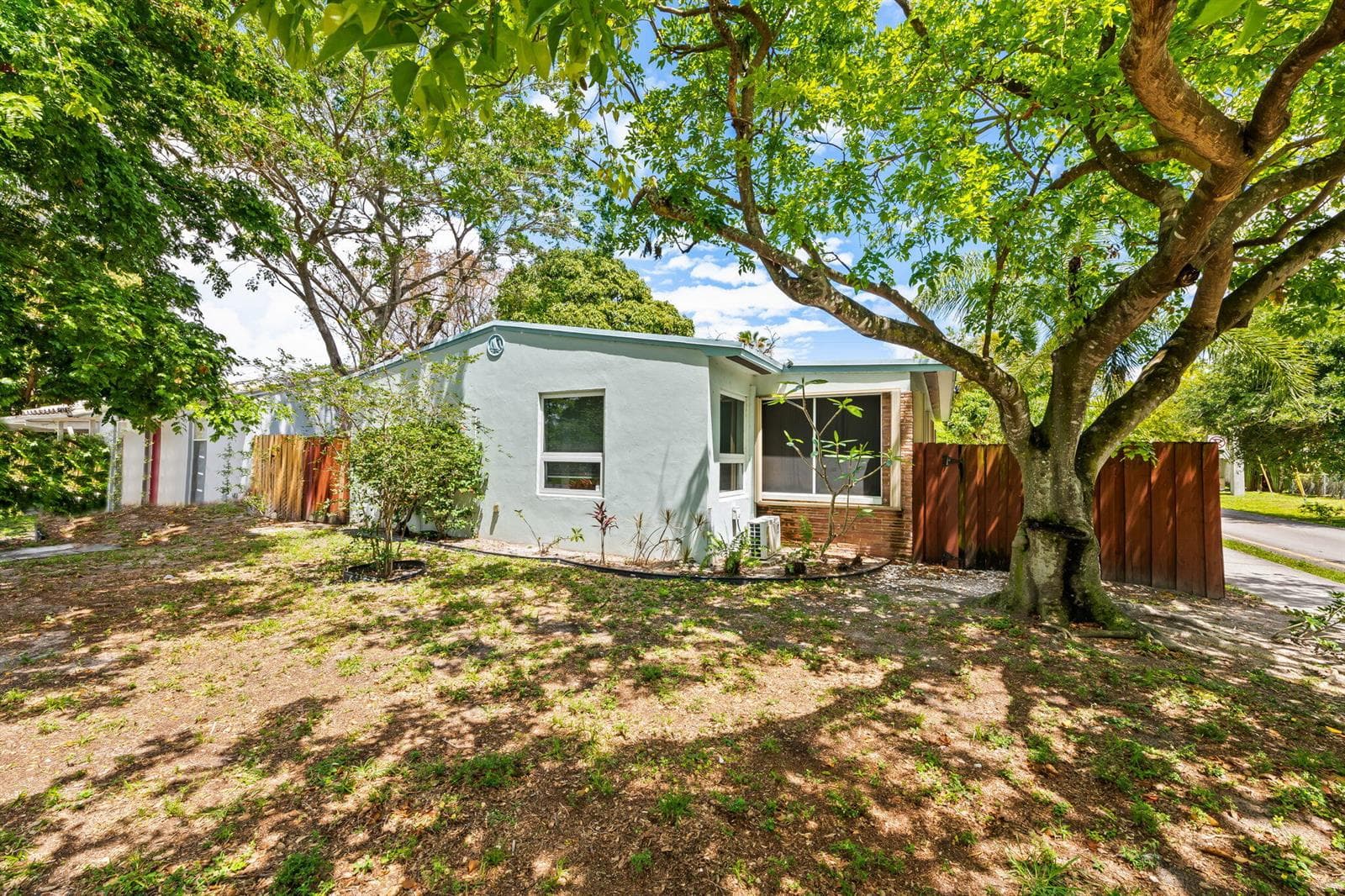 1500 NW 5th Avenue # w