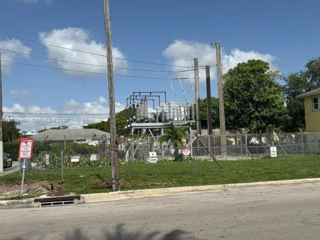 193 NW 16th St