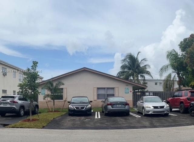 231 SW 8th Ct