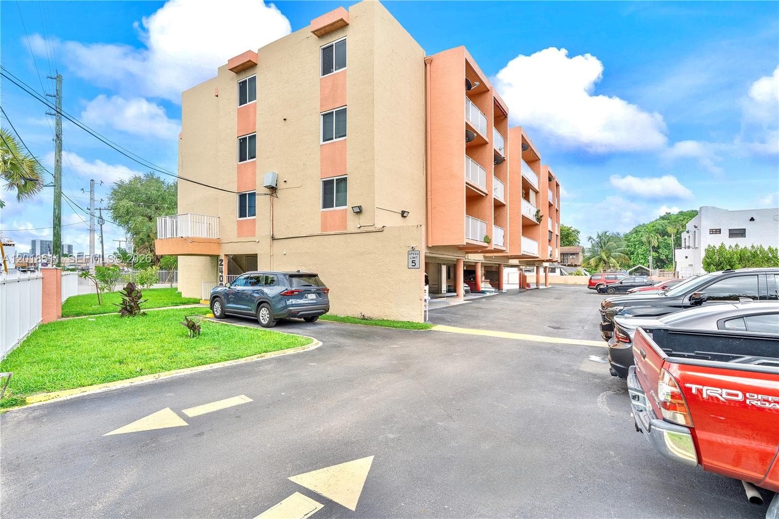 2400 NW 16th St Rd