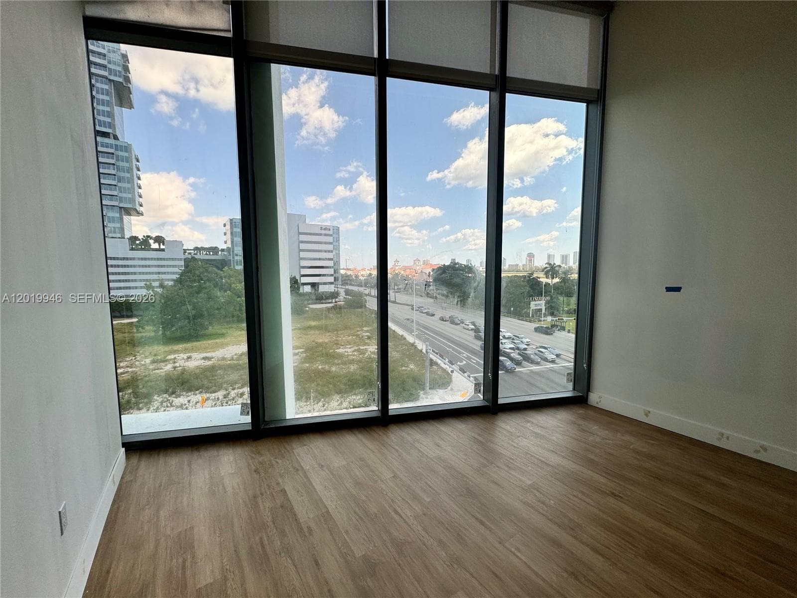 21290 Biscayne Blvd # 405