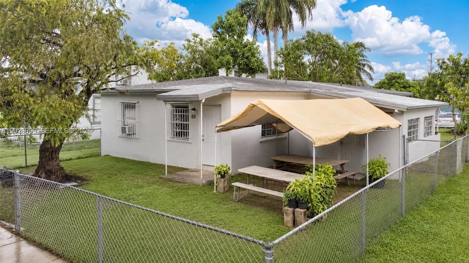 69 NW 5th St