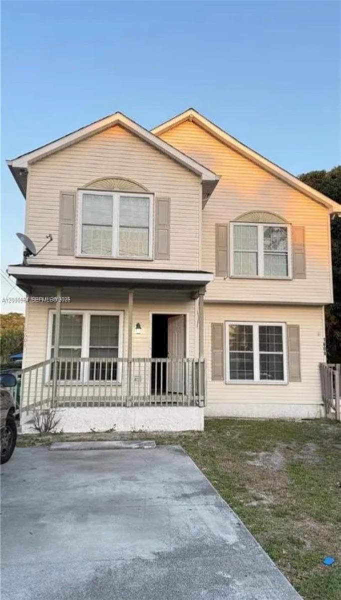 1742 SW 44th Ter