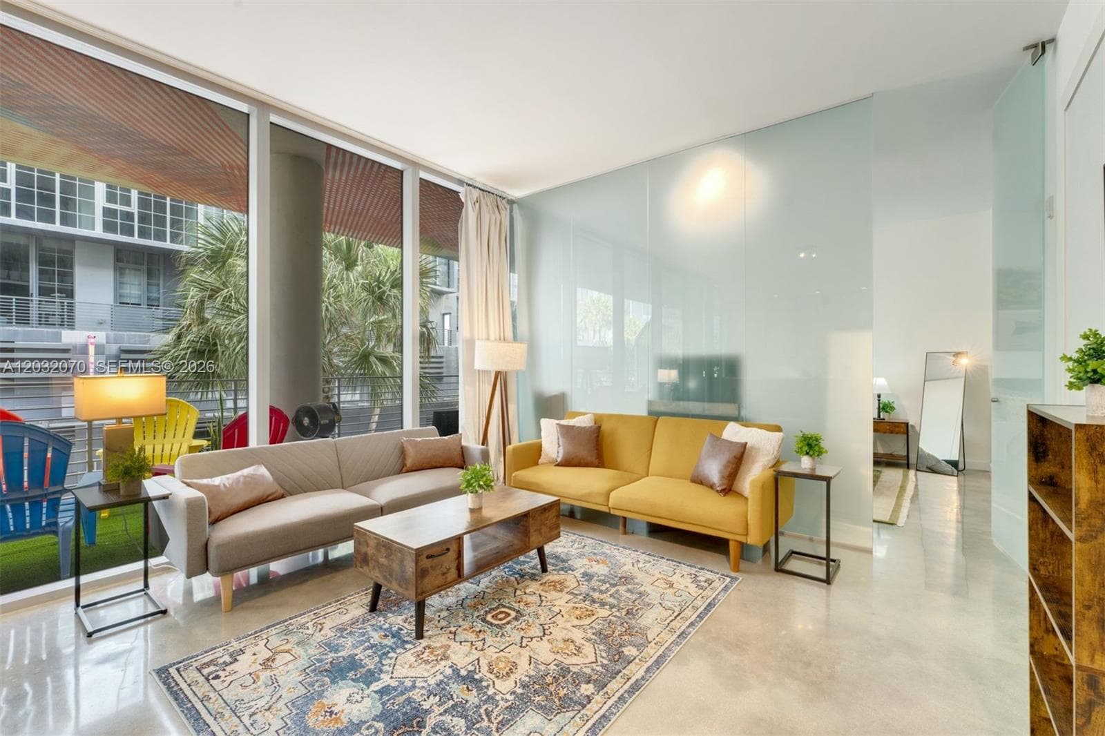250 NW 24th St # 2B