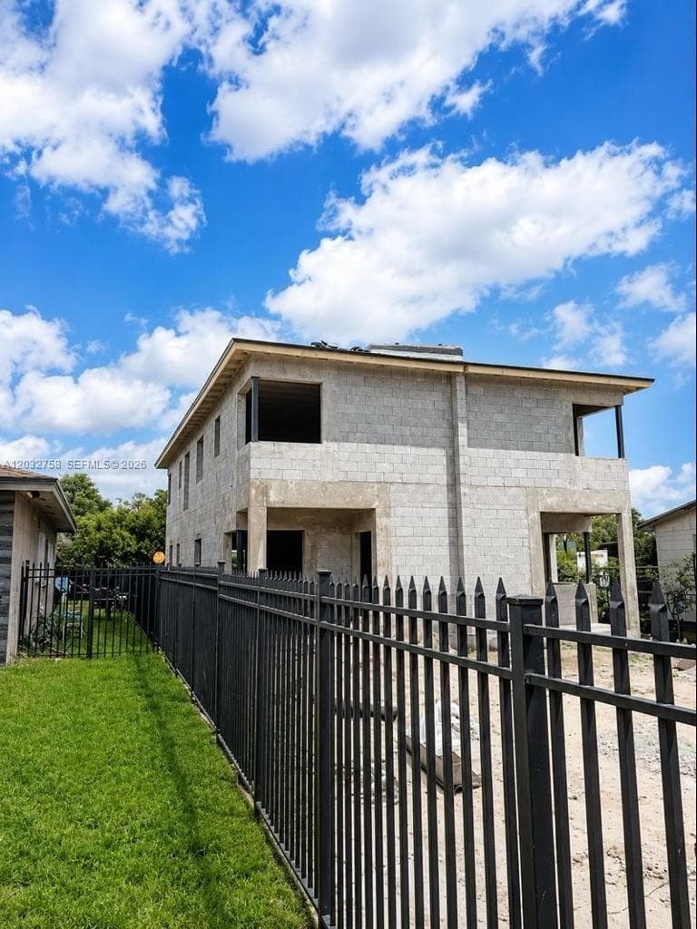3165 NW 61st St