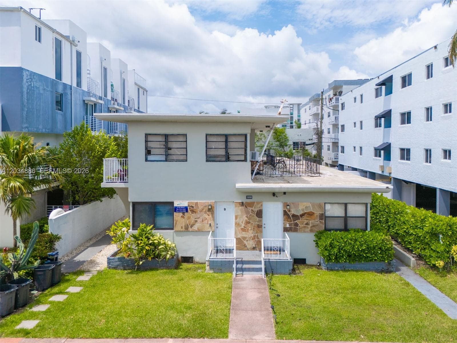1980 Biarritz Dr