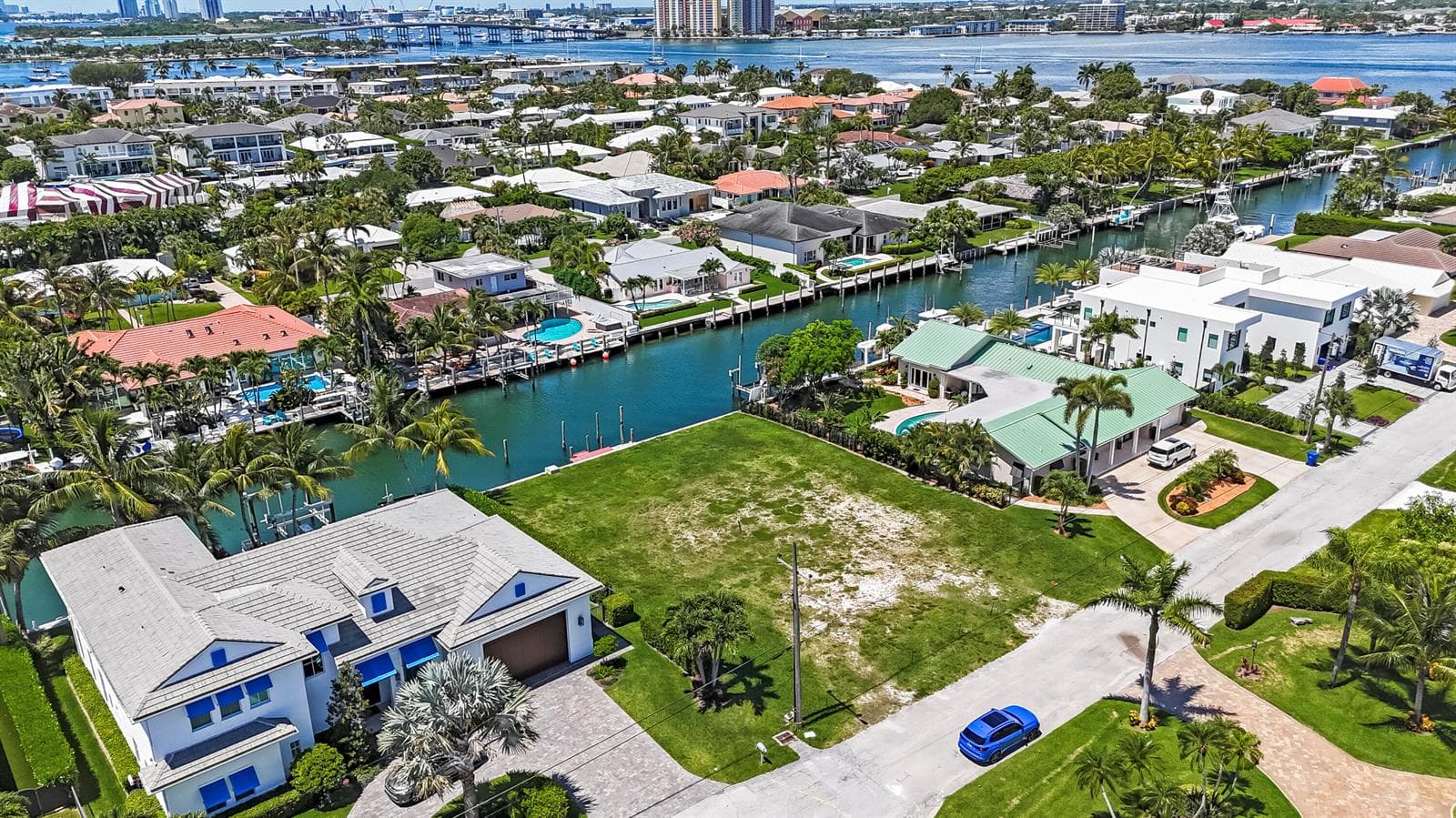 1121 Coral Way