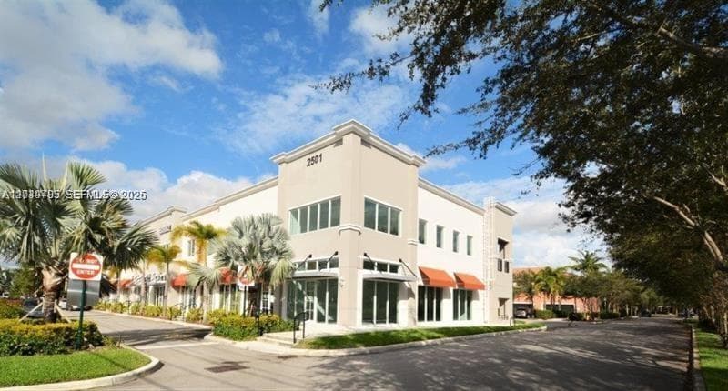 2101 SW 101st Ave # 204