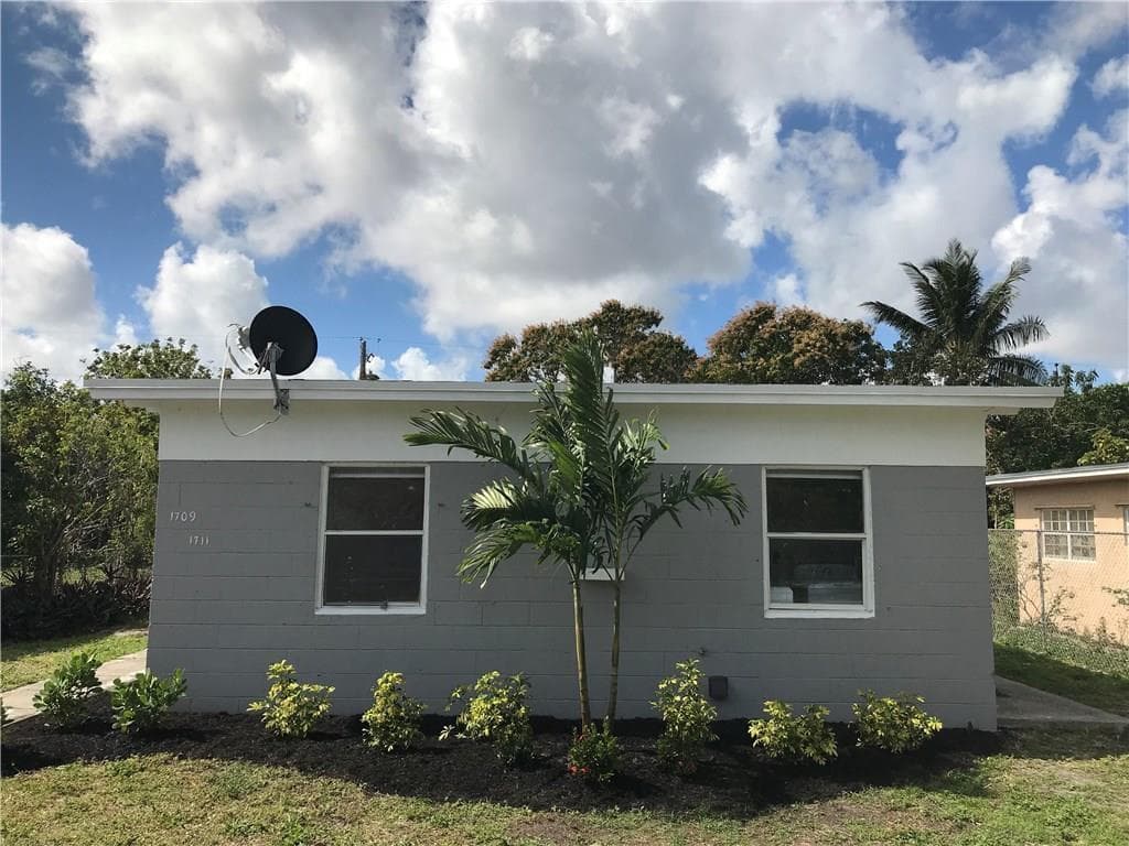 1709 NW 6th Avenue # 2