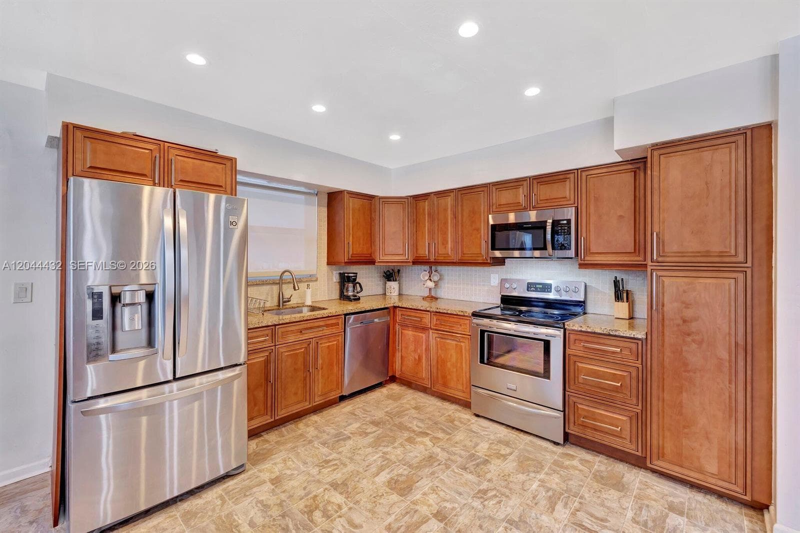 45 SE 14th St