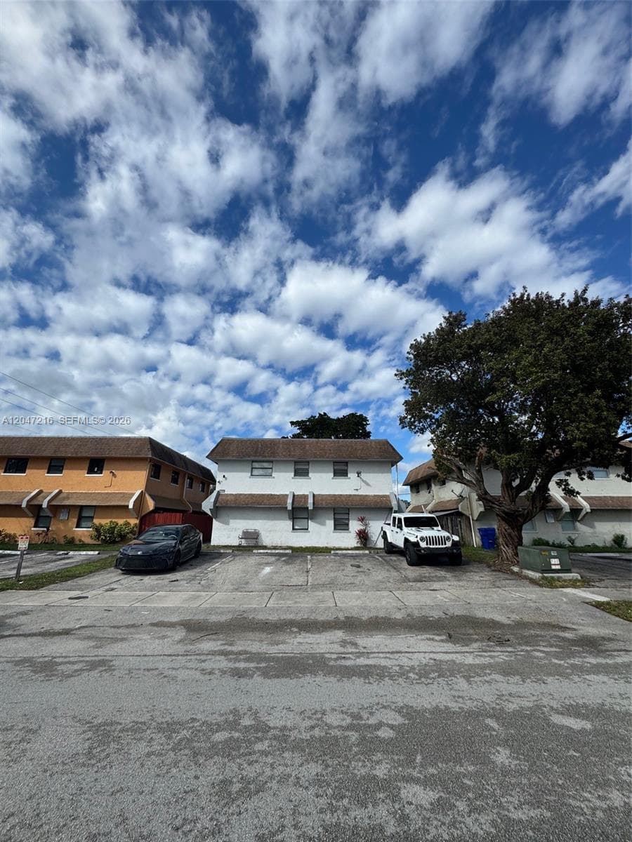 1741 SW 40th Ter