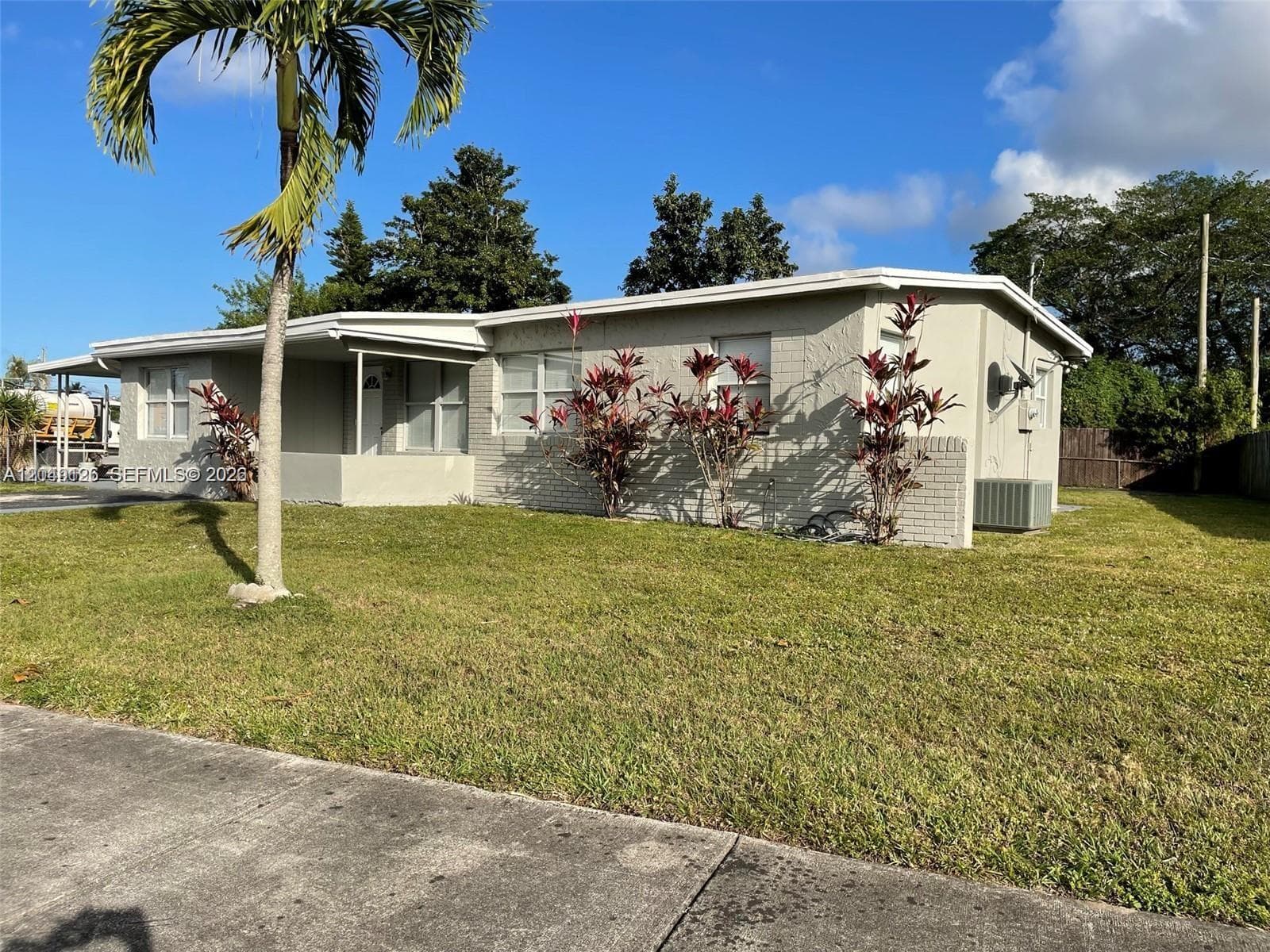 4160 SW 36th St