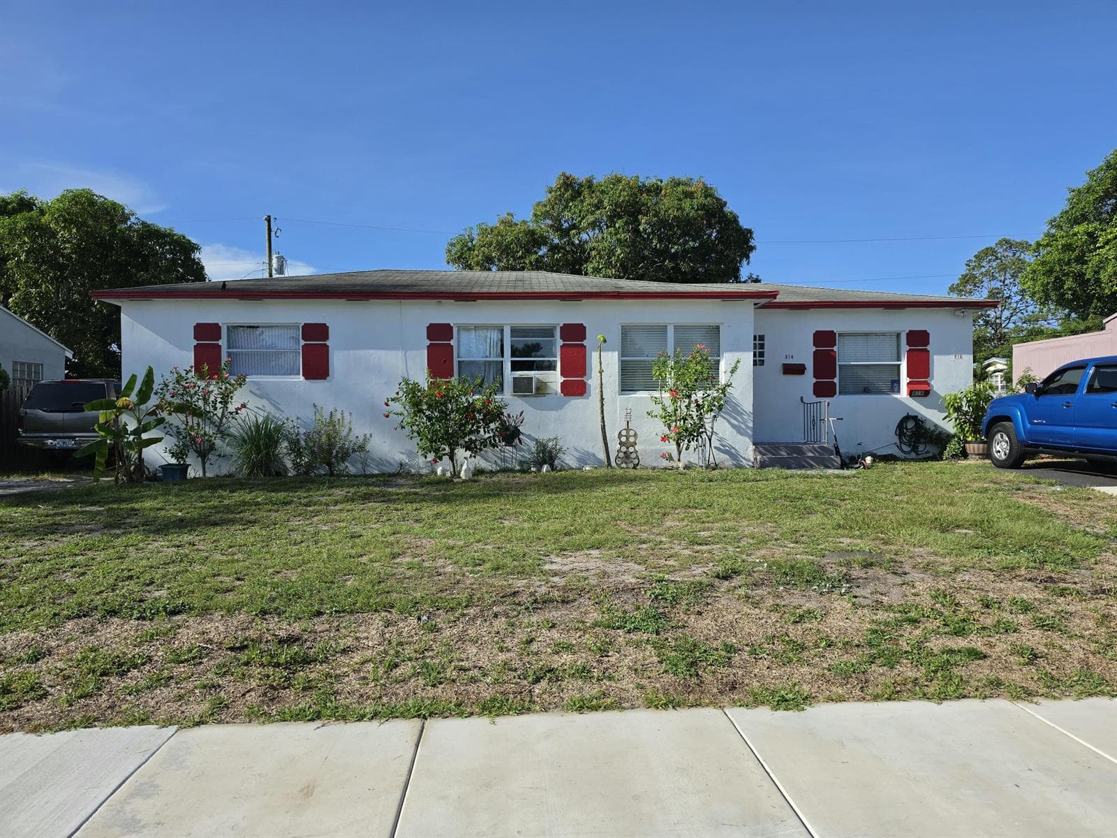 814 42nd Street