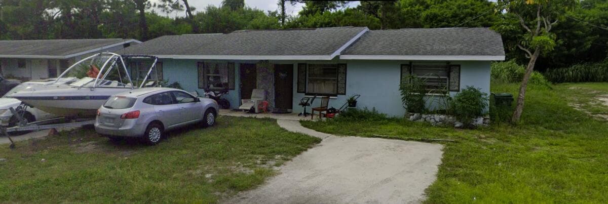 808 N Lake Drive