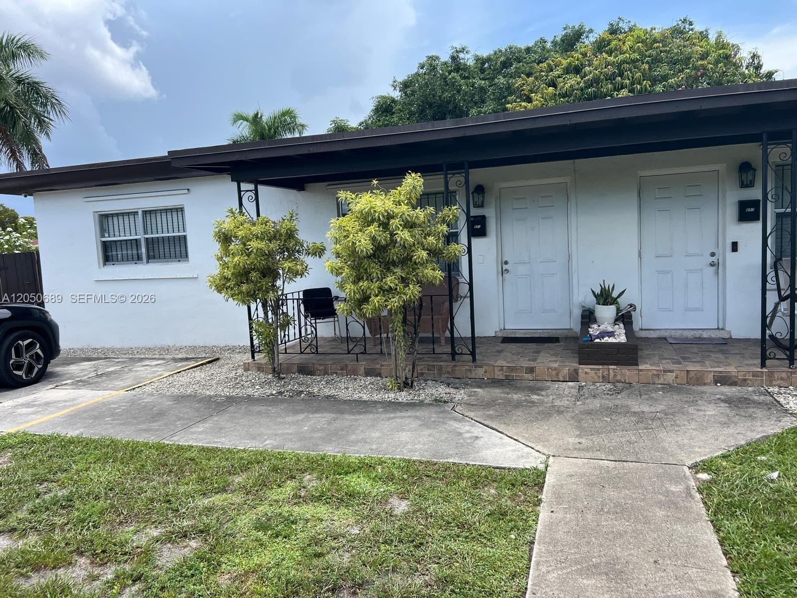 695 697 Curtiss Dr