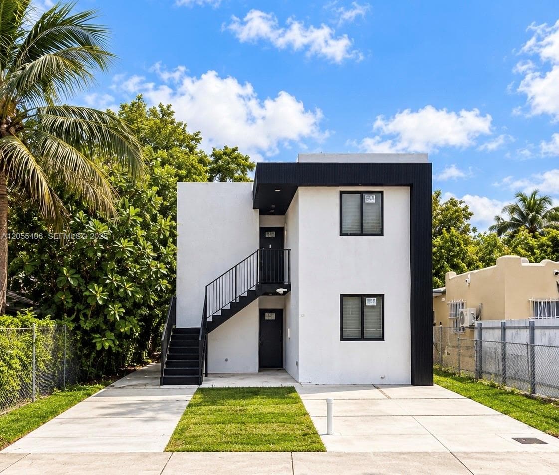1244 NW 32nd St