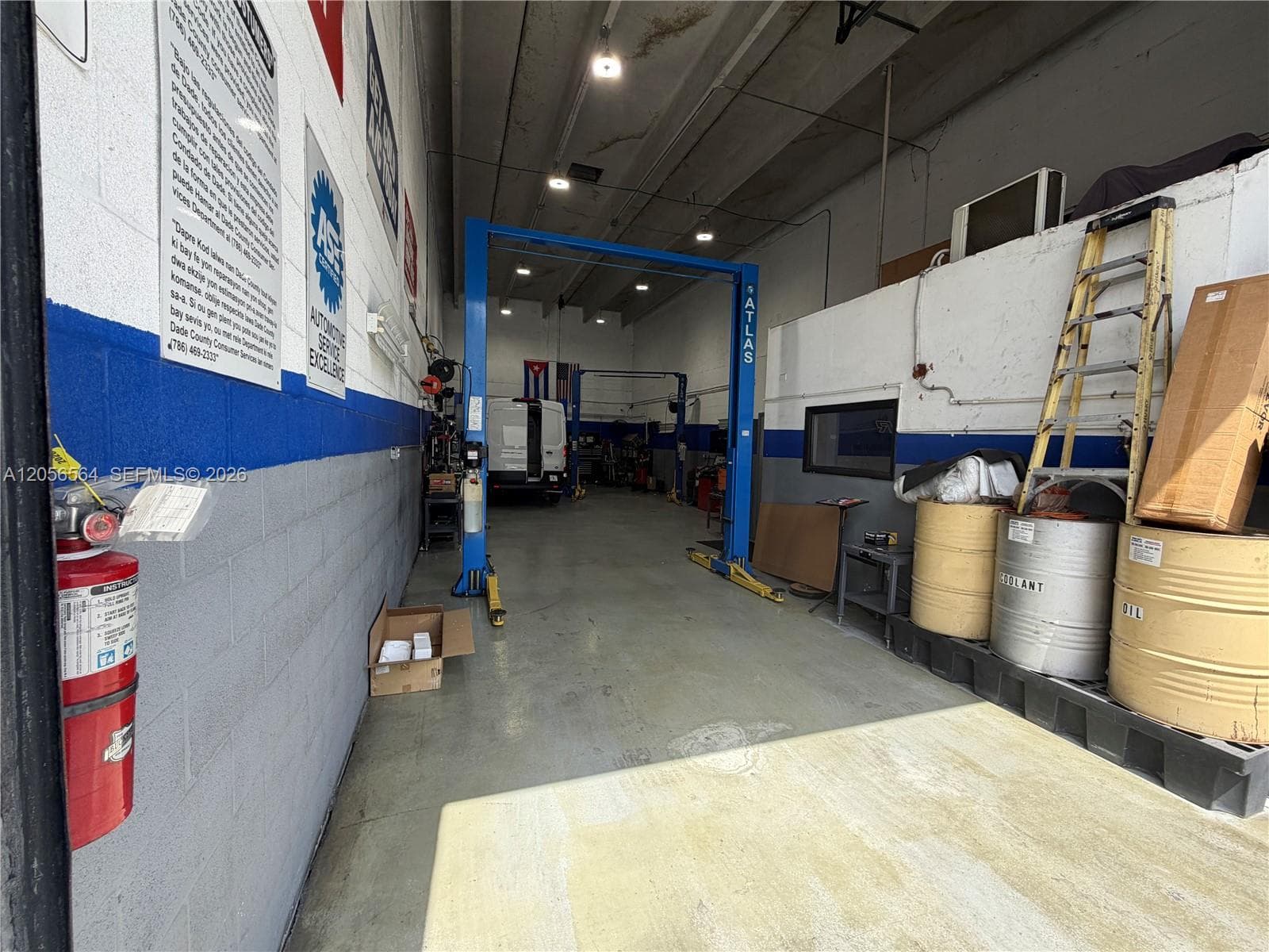 Mechanic Shop NW For Sale