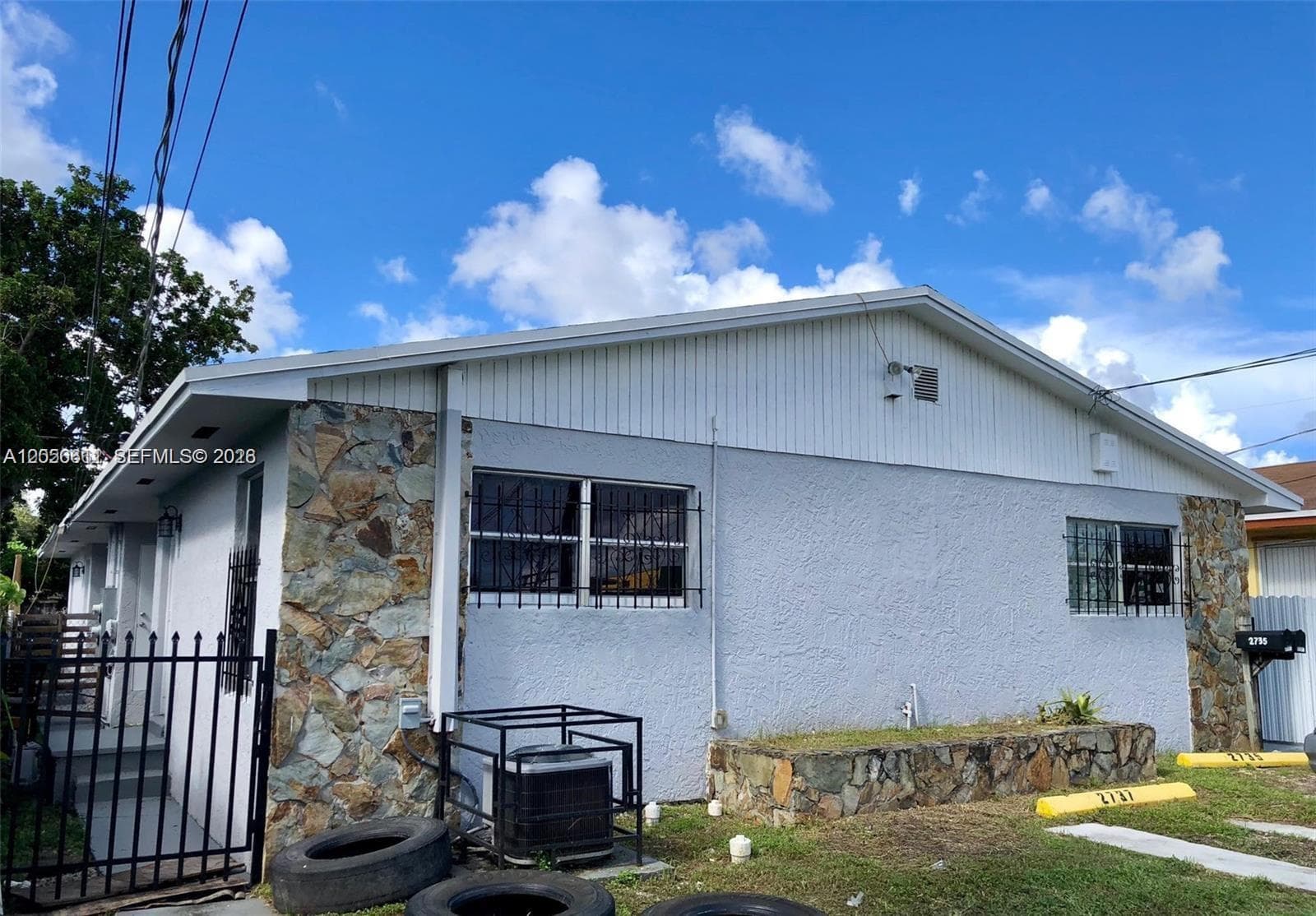 2735 NW 27th St