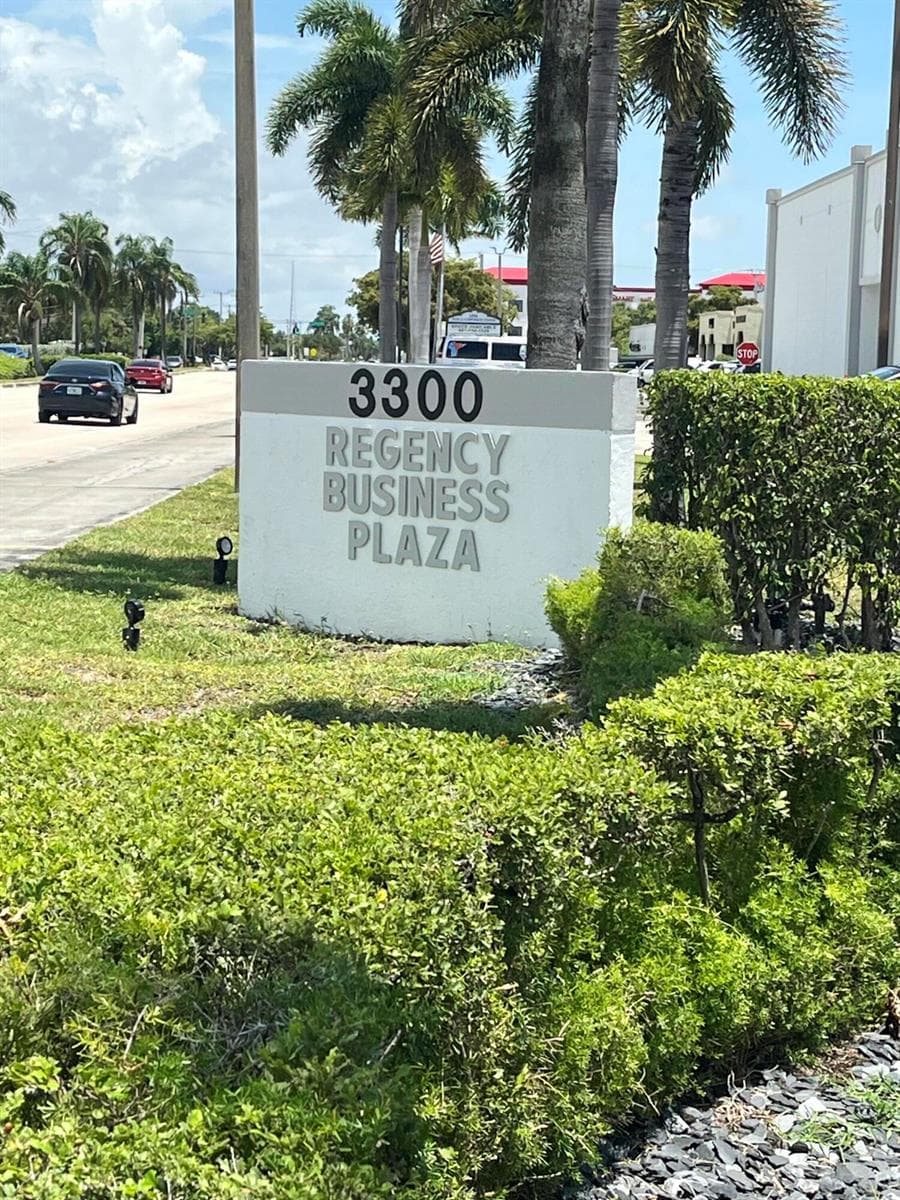 3300 S Congress Avenue # 16