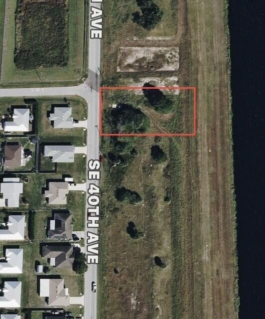 810 SE 40TH Avenue