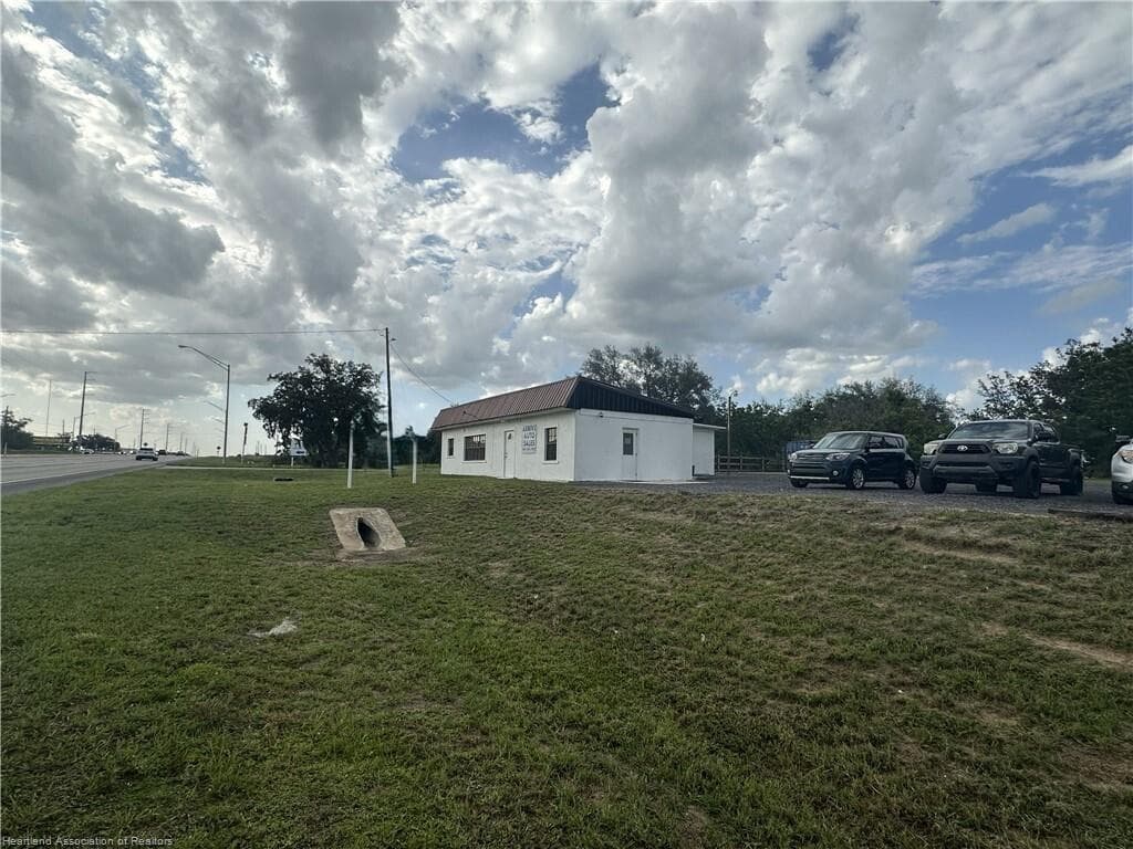 2746 N US HIGHWAY 27 Highway N