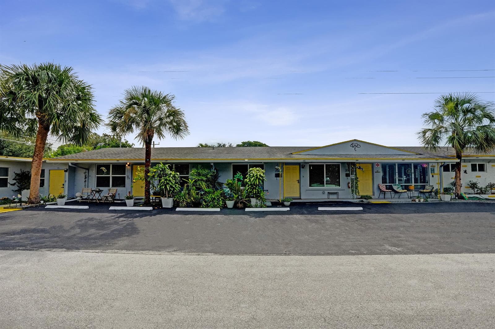 2500 NW 3RD Avenue # 4