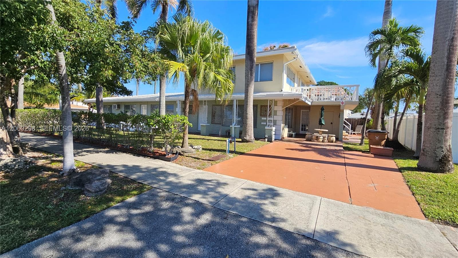 220 SE 12th Ave