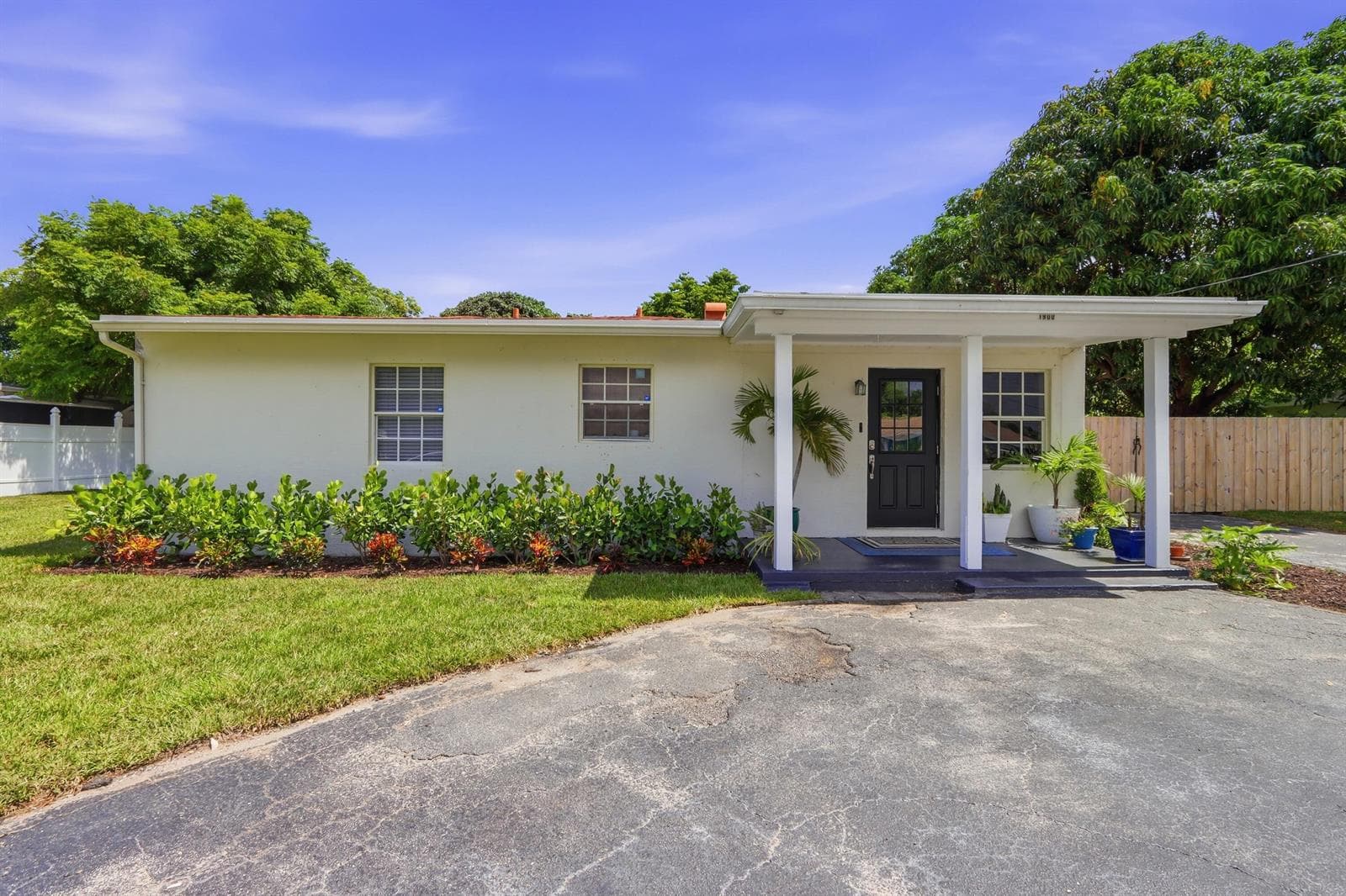 1900 CARISSA Road