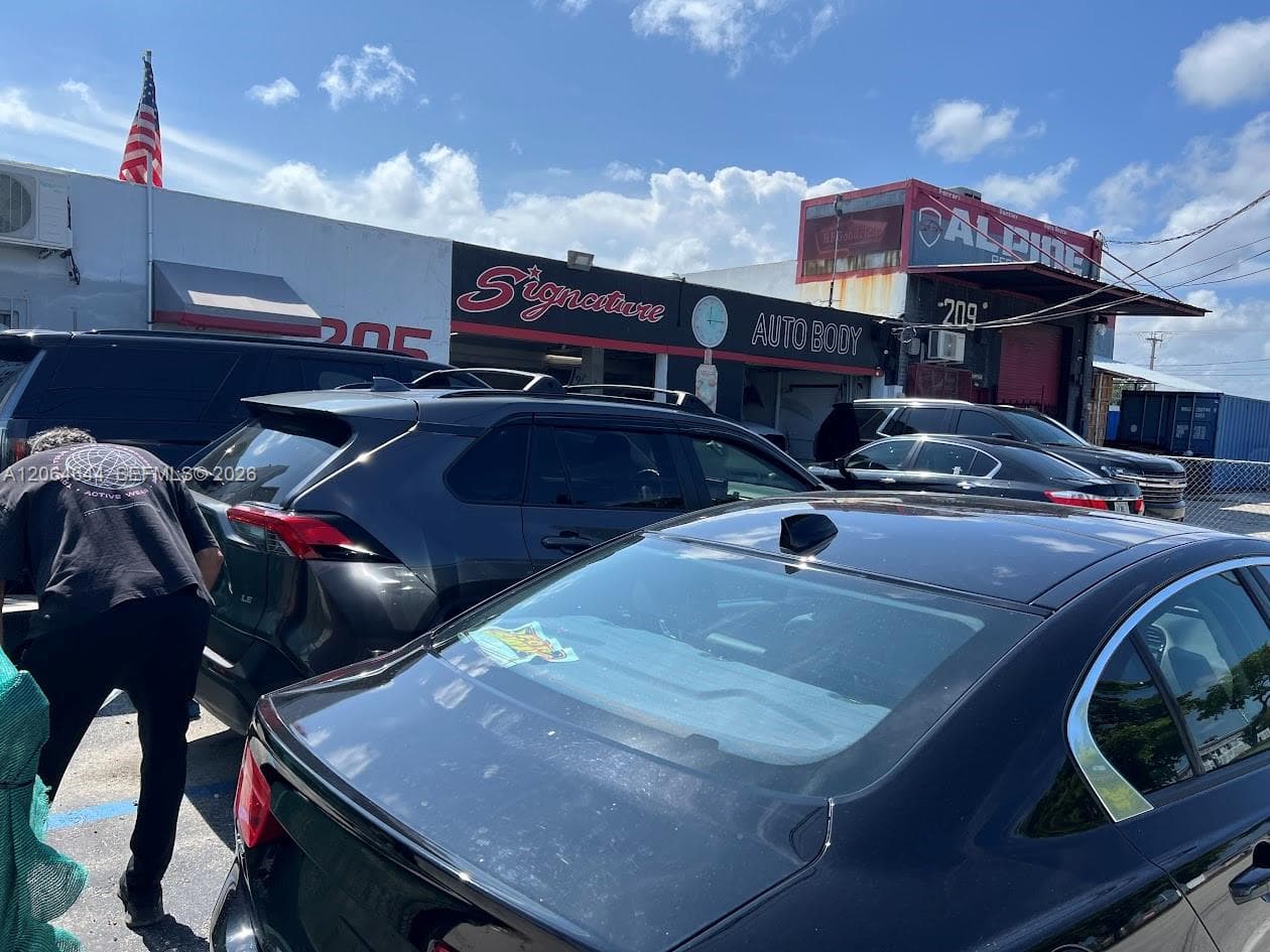 205 N Dixie Hwy