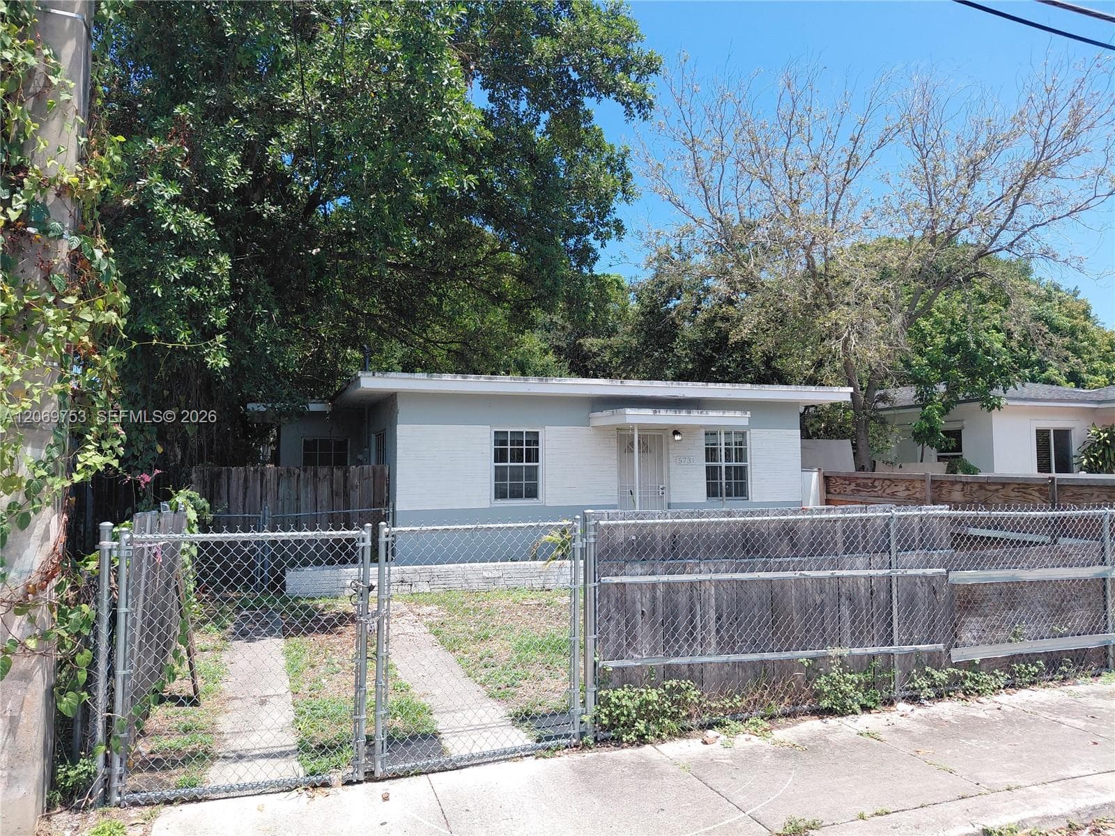 5731 NW 6th Ave