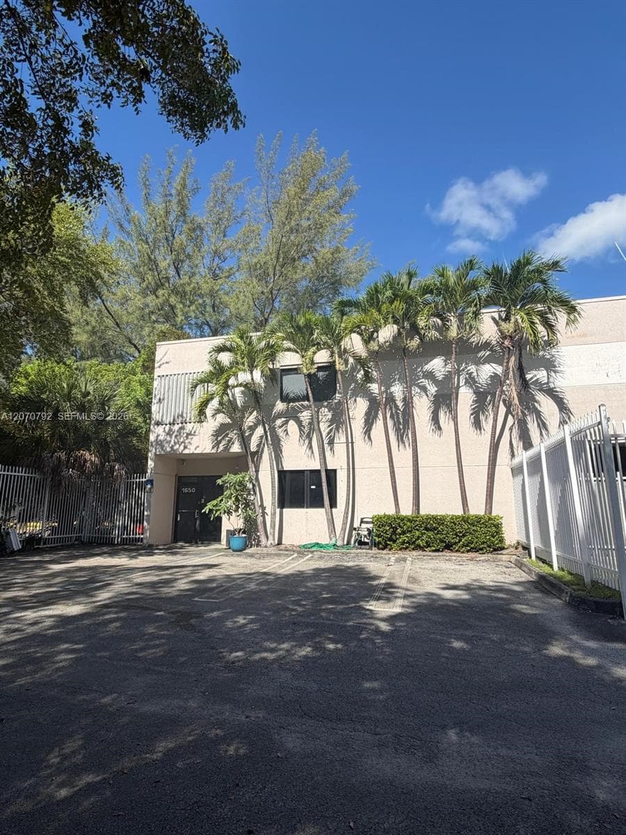1650 NW 95th Ave