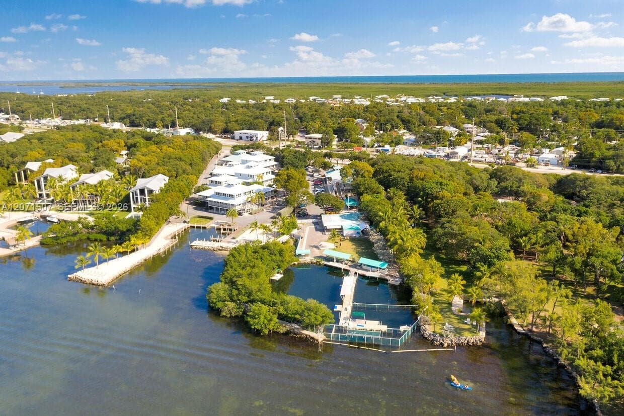 101900 Overseas Hwy