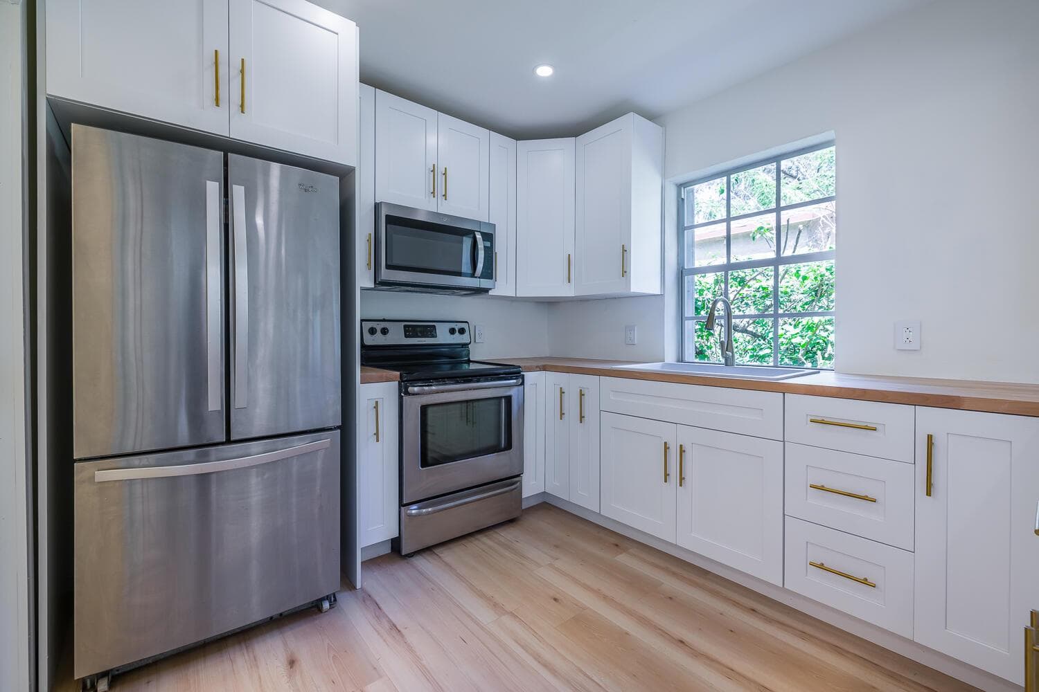 20 NE 169TH Street # 2