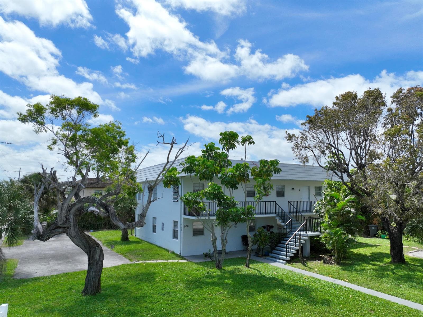 906 Foresteria Drive