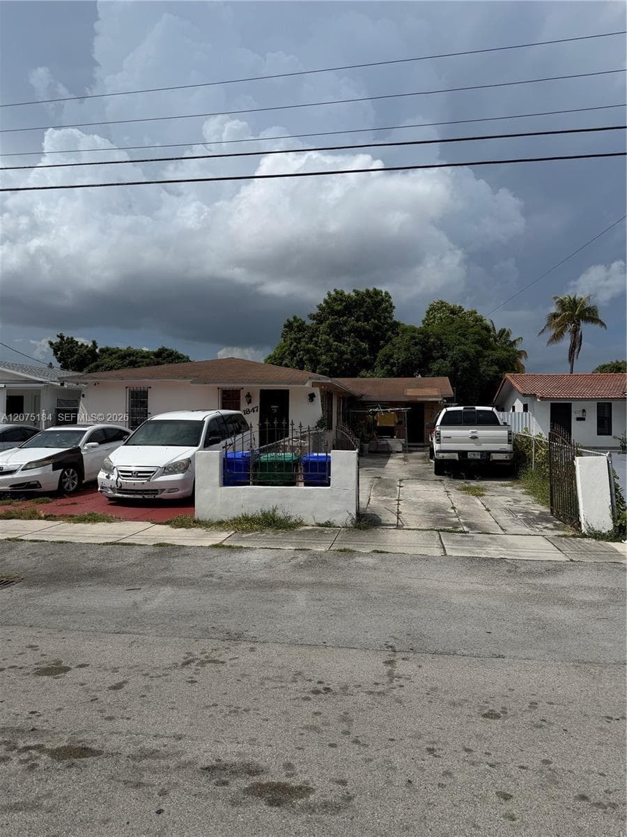 1845 NW 16th St
