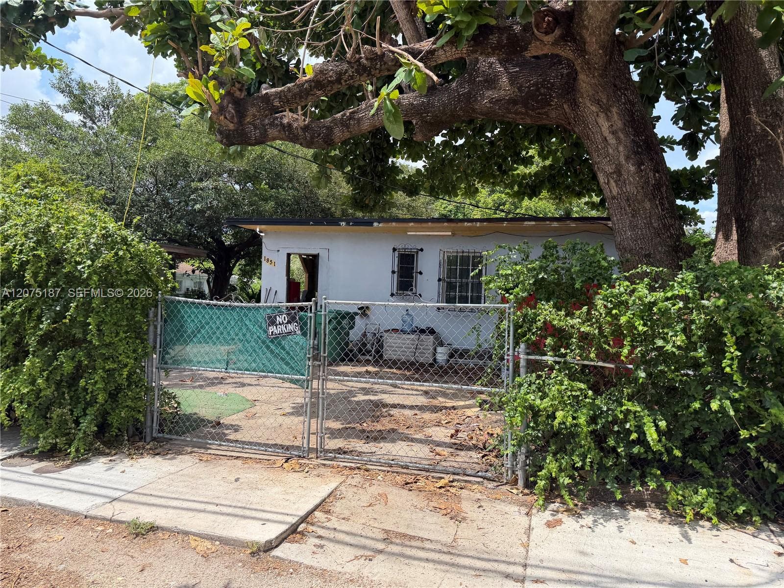 1851 NW 34th St