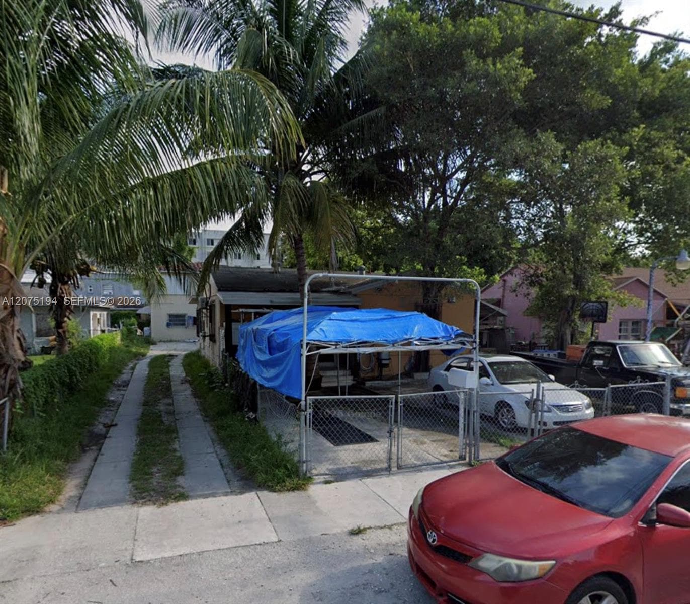 2283 NW 35th St