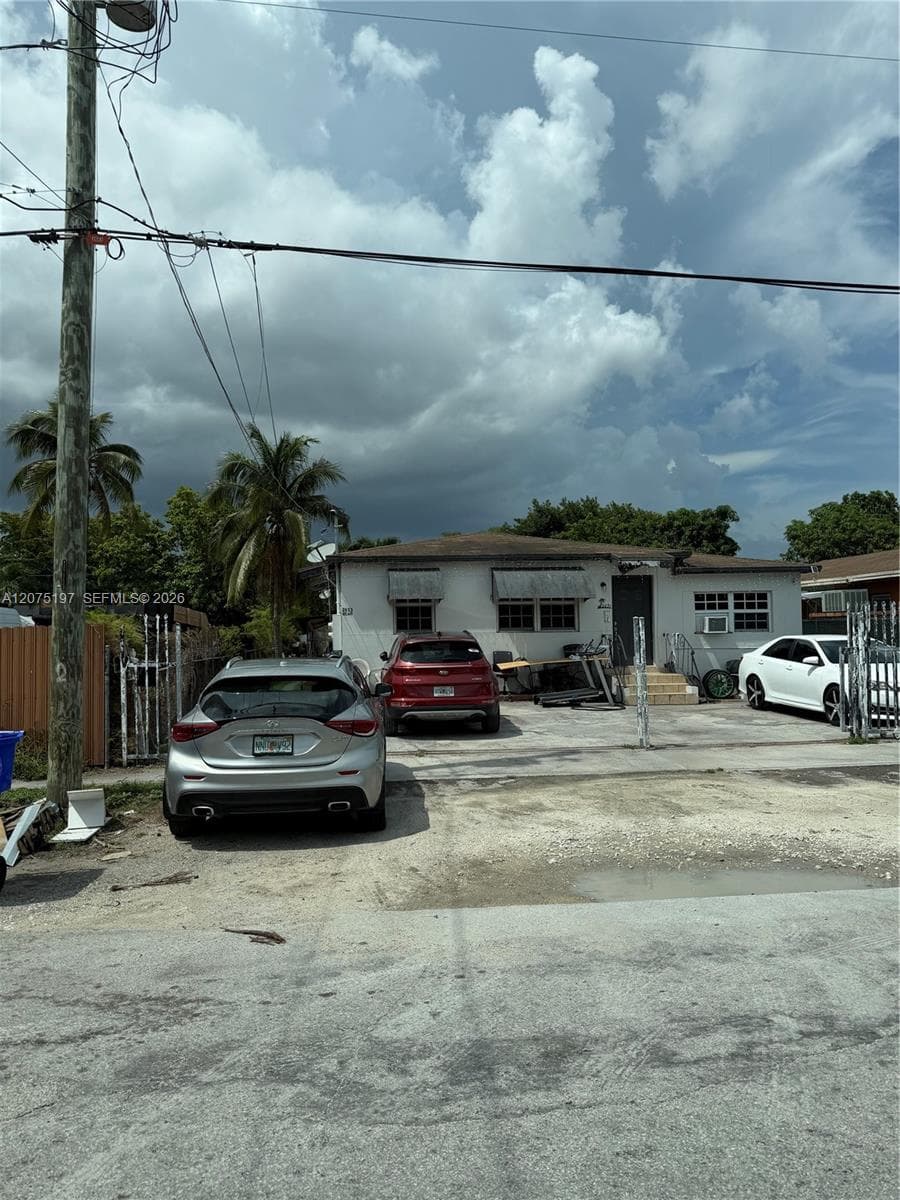 2651 NW 33rd St