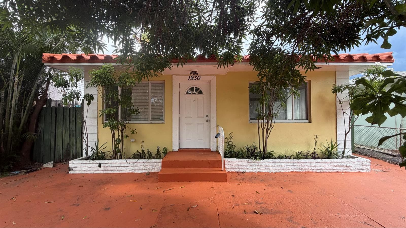 1930 PIERCE Street # 4