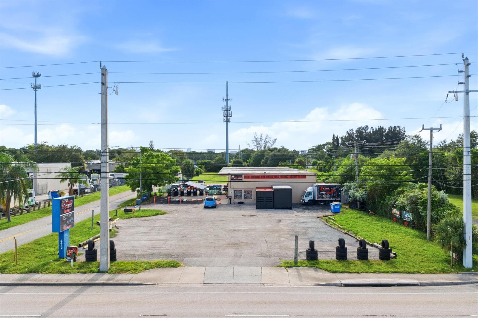 2422 N MILITARY Trail