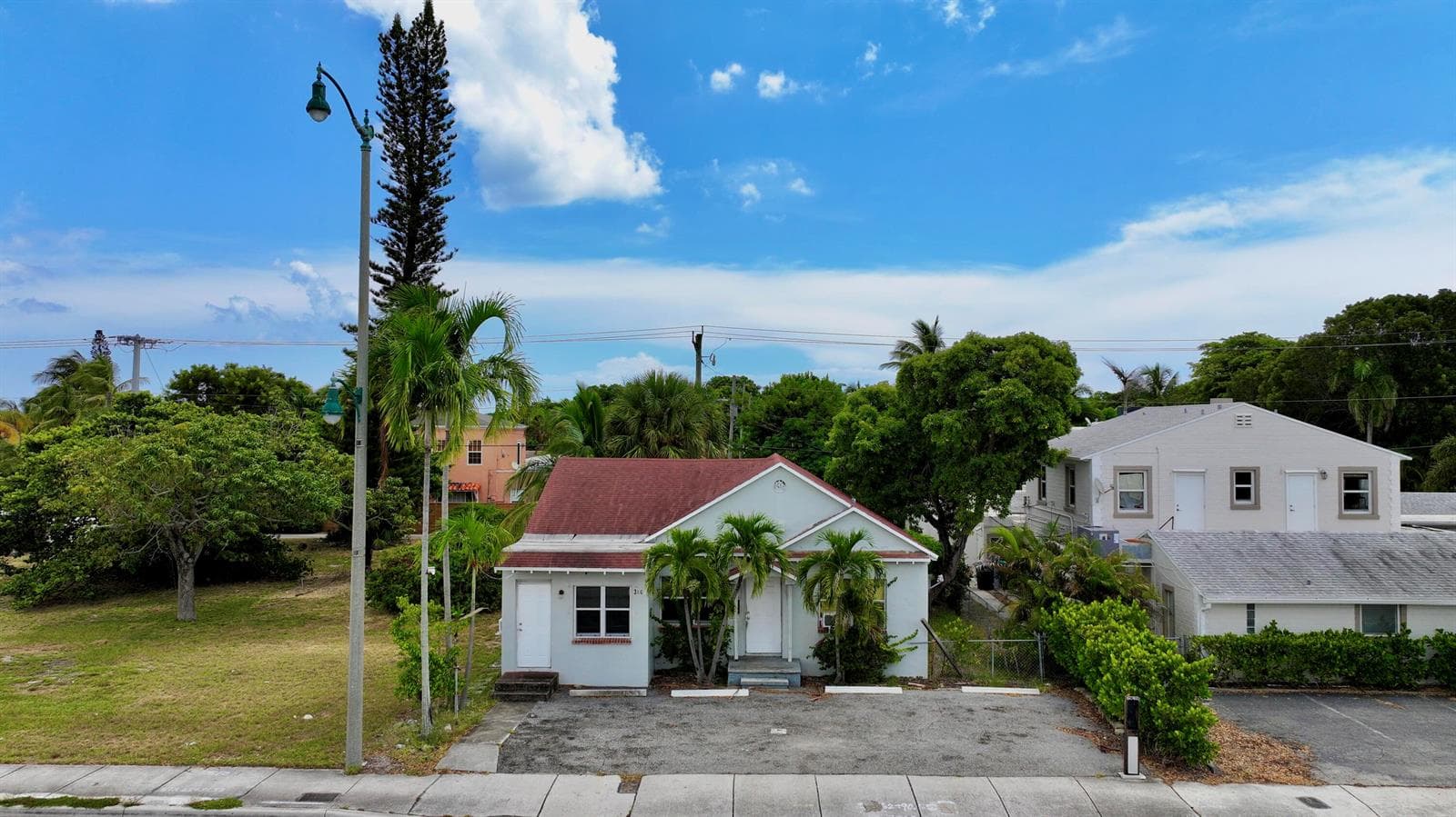 3608 Broadway Avenue