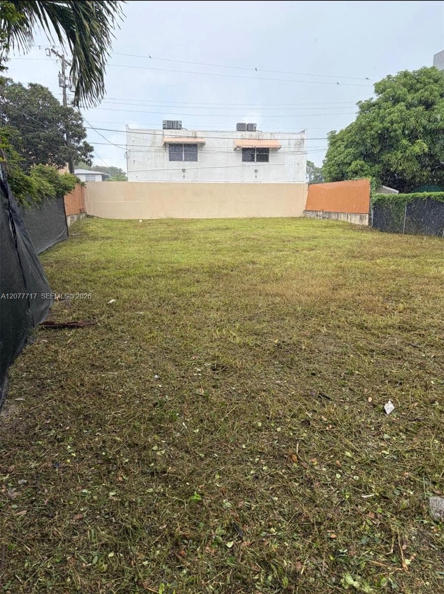 816 NW 21st Ct
