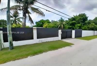 759 S Biscayne River Dr