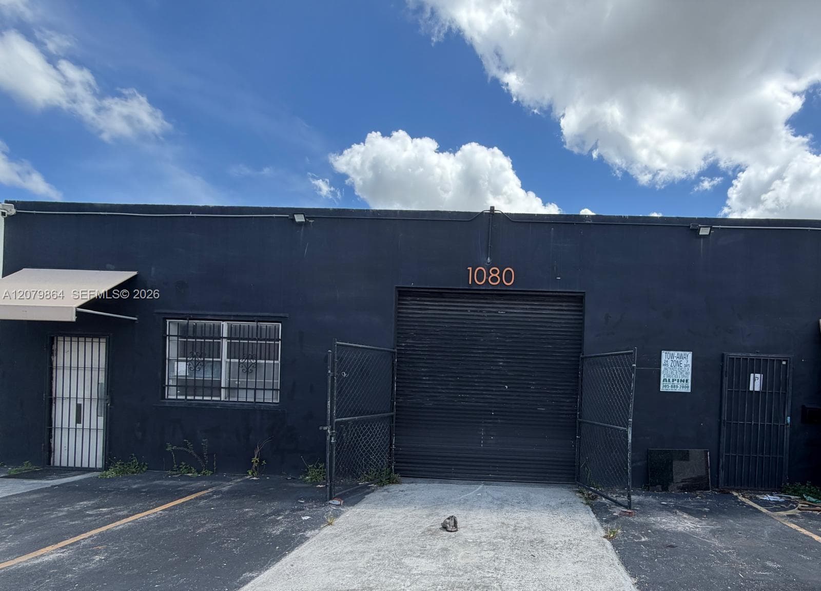 1080 E 24th St
