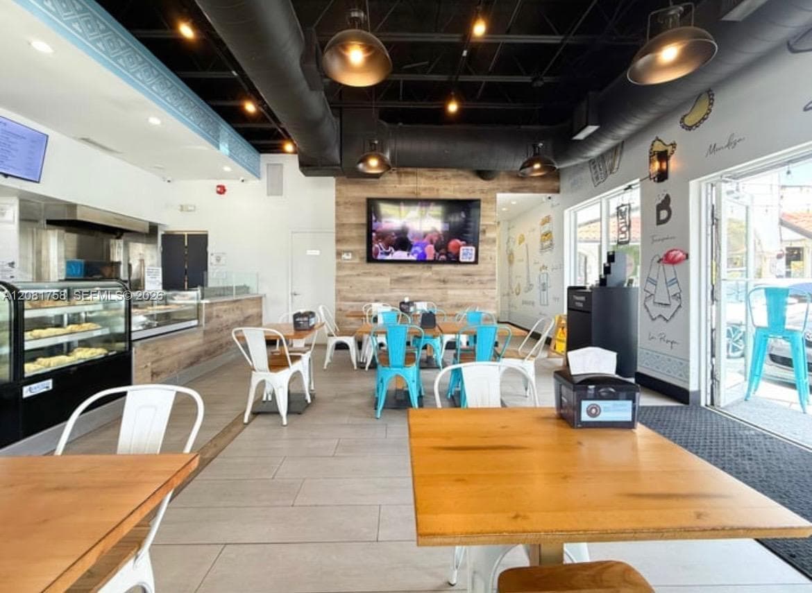 2915 E Las Olas Blvd