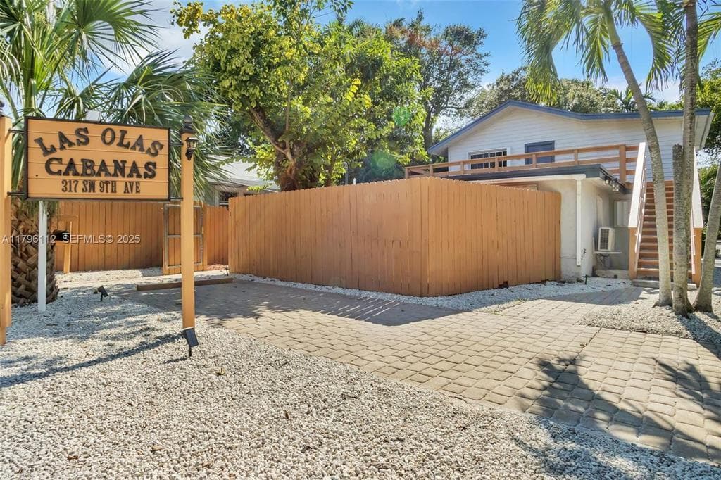 317 SW 9TH Avenue # 3