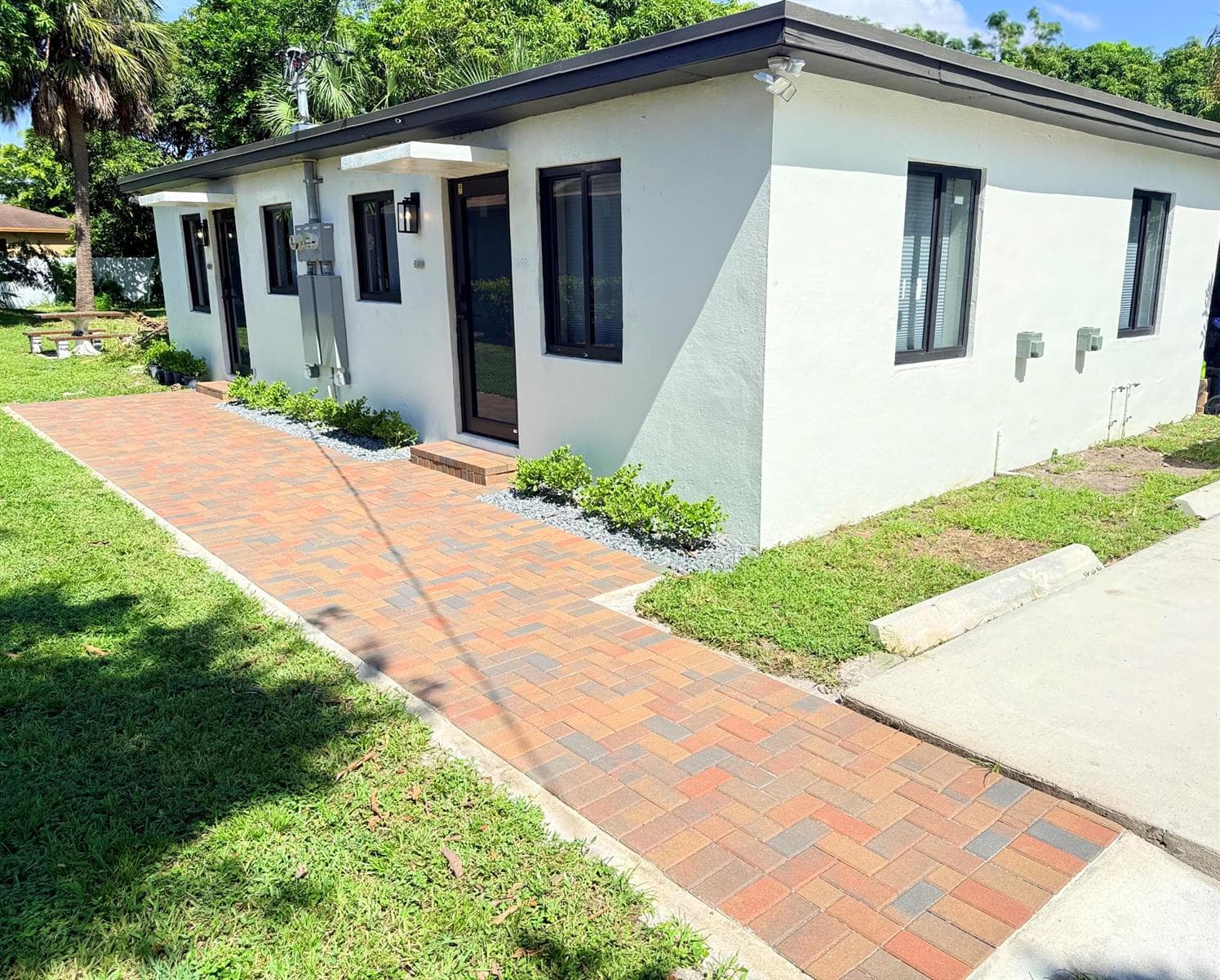605 NW 15TH