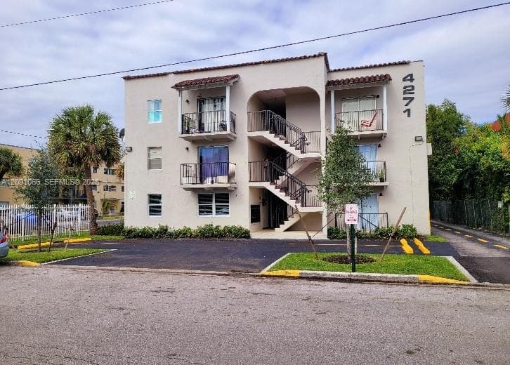 4271 NW South Tamiami Canal Dr