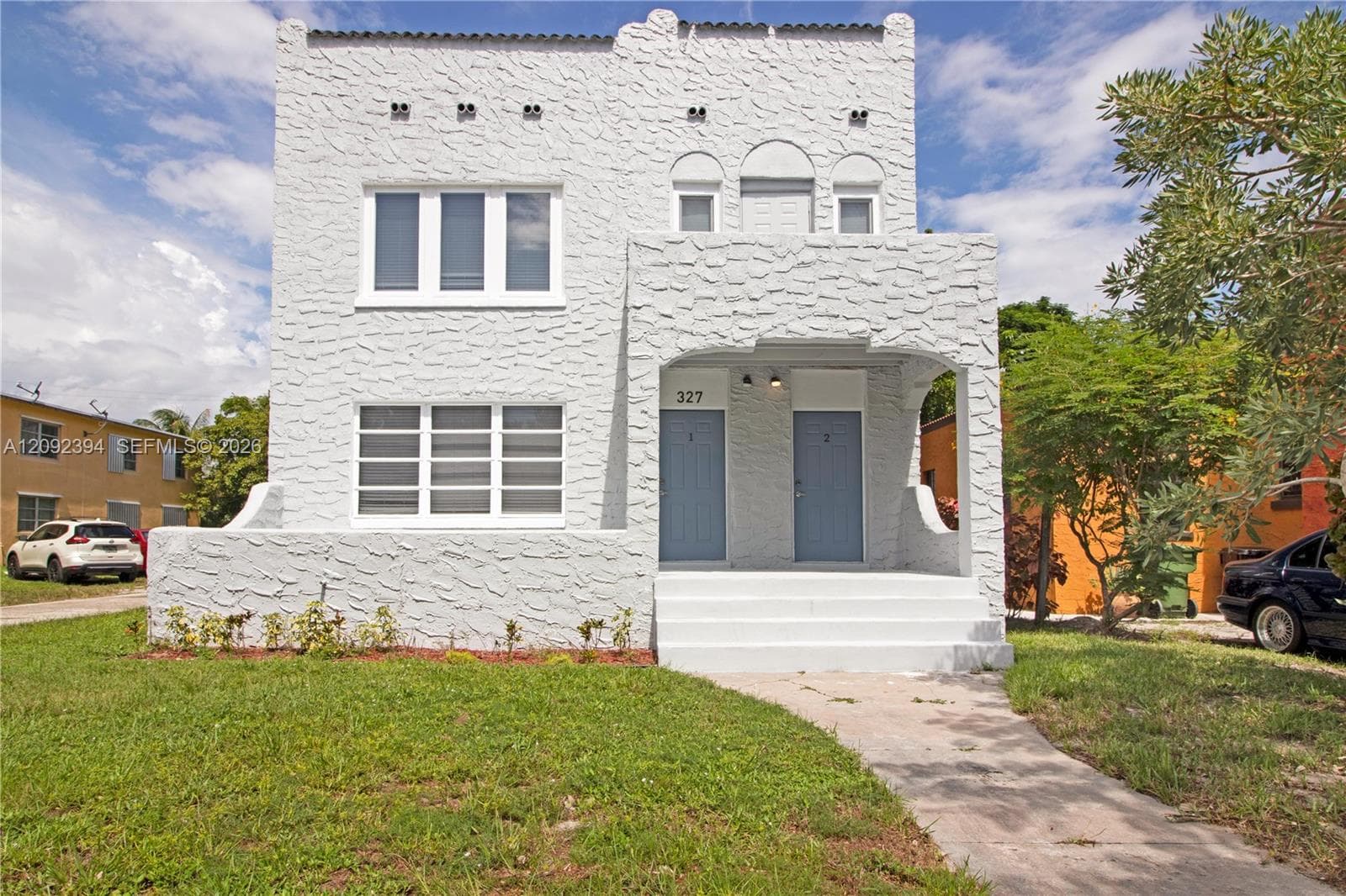 327 SW 20th St